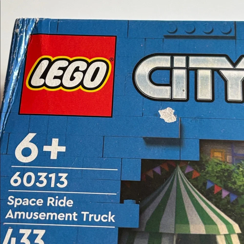 LEGO CITY 60313 Space Ride Amusement Truck LEGO City Space Ride Amusement Truck